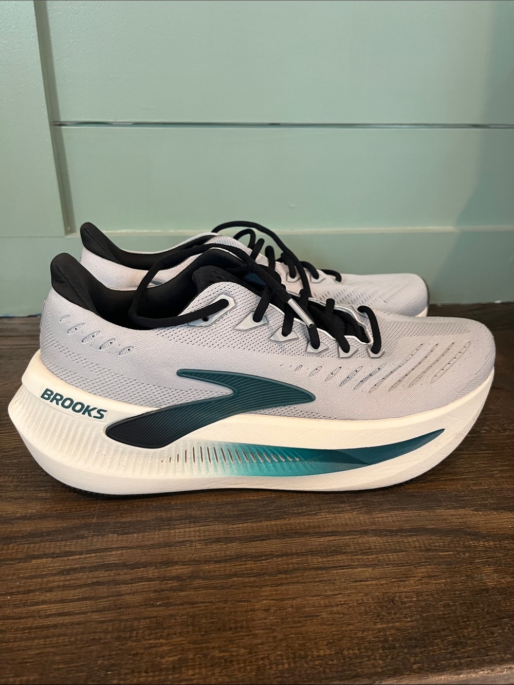 Brooks  Glycerin Max 2 Lightweight Running Shoes in Grey & Teal